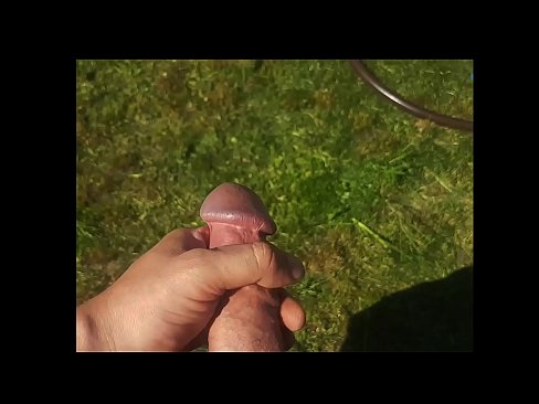 ❤️ Vroča lepotica dobi svojo rožnato pičko, ki jo jebe, in se zraven cmeri s curkom na poletnem vrtu ❌ Kvalitetni pornič na porno sl.sexvideosex.top ❤